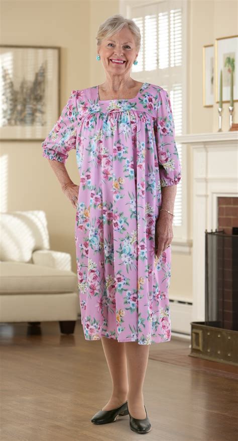 DUMB OLD HOUSEWIVES: Fashion for us fifty-plus folk