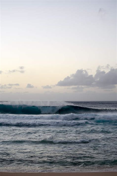 30 Photos of Banzai Pipeline That Will Mesmerize You