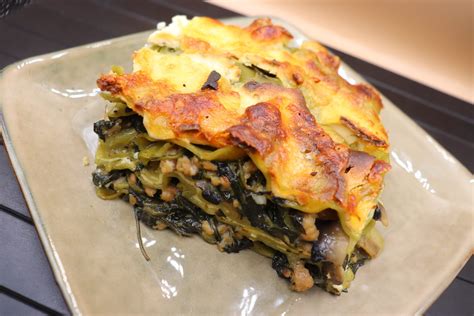 Easy Chicken & Spinach Lasagna - It's Food o'Clock