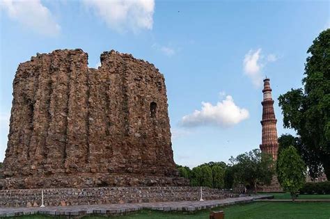 Alai Minar , Delhi | Qutub Minar | How to Reach - Holidify