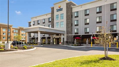 Comfort Inn & Suites Niagara Falls Blvd USA in Niagara Falls, NY | Expedia