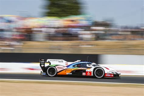 WEC: Porsche tops night practice at Le Mans