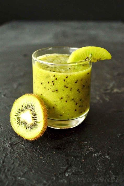 Kiwi juice recipe (with juicer or blender) - SimplyBeyondHerbs