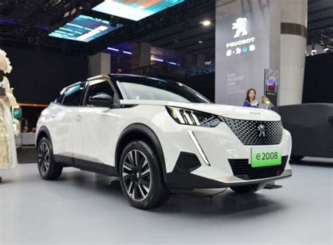 Peugeot's First Electric Car 'e-2008' To Be Launched In March