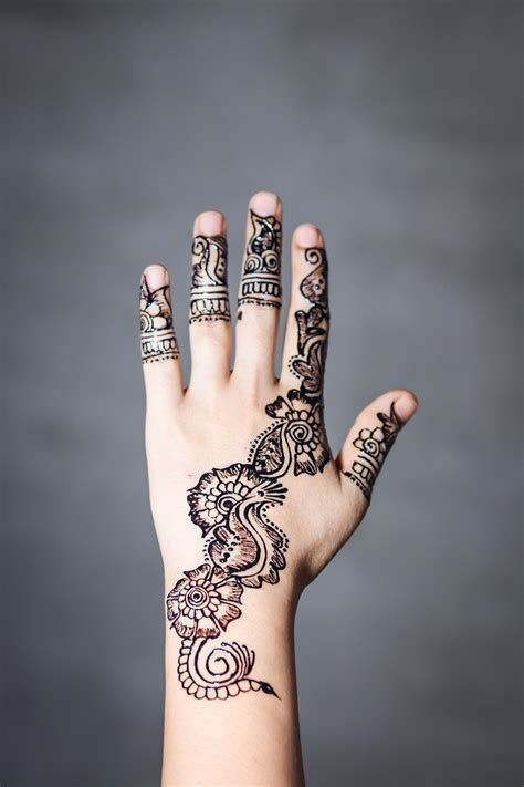 Download Thousands of Stunning Full 4K HD Mehndi Design Images for Free – Exceptional Collection