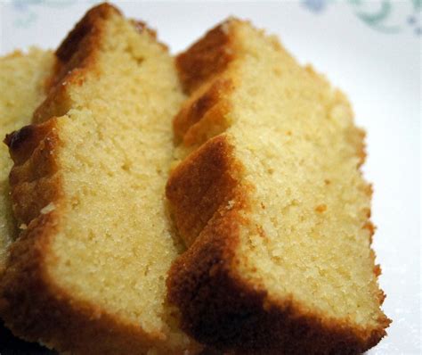 Simple Vegetarian Recipes: Condensed Milk Pound Cake