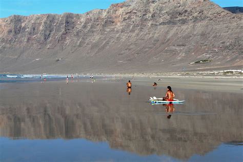 Famara Beach | Lanzasurf