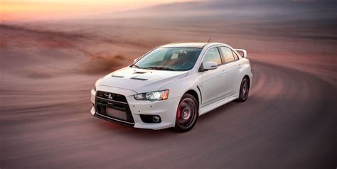 Mitsubishi Lancer Evolution Features and Specs