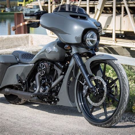 Harley Davidson Custom Street Glide bagger “26” by Rick’s motorcycles ...