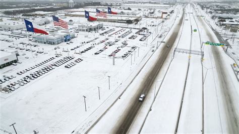 Texas winter storm shutters Dallas-Fort Worth airport, knocks out power ...