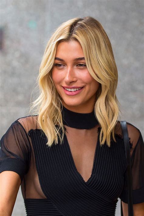 26 Celebrity Styles That Prove Mid-Length Hair Is Anything But Boring | Capelli media lunghezza ...