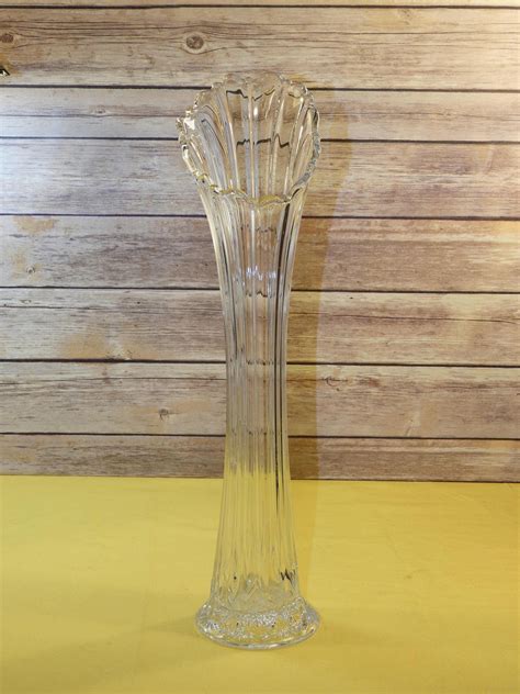 Vintage Icicle Vase, Tall Swung Glass Vase,Clear Ribbed Craft Jag Wavy Rim,Decorative Art Glass ...