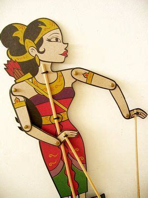 Srikandi, figur kemini wayang kulit / Srikandi, contemporary form of wayang puppet. | Shadow ...