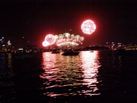 New Years Eve Fireworks in Sydney | New years eve fireworks, Fireworks, New years eve