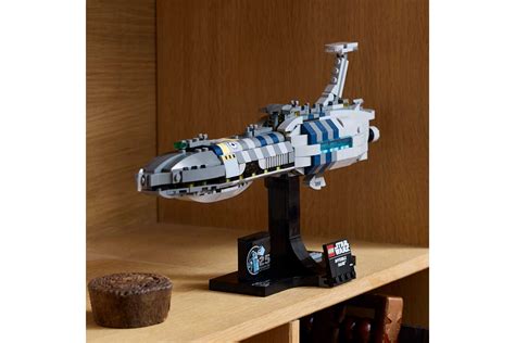 LEGO 75377 Star Wars Invisible Hand - Unieke Bricks - Passie voor LEGO®