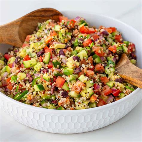 Quinoa Salad - Cooking With Ayeh