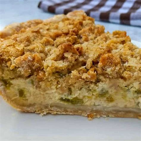 Sour Cream Rhubarb Pie Crumb Topping (Amish) - Amish Heritage