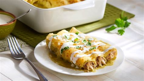 Enchiladas de Pollo en Salsa Verde - YouTube