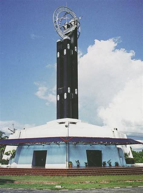 Wisata Tugu Khatulistiwa Pontianak | Pariwisata Indonesia