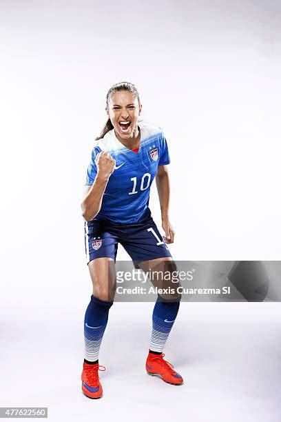 Carli Lloyd Sports Illustrated Photos and Premium High Res Pictures - Getty Images