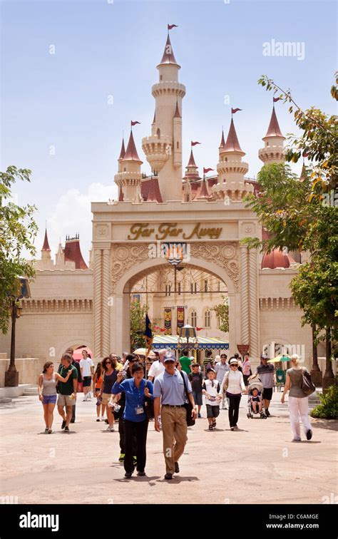 The entrance to the Shrek "Far far Away" area of Universal Studios ...