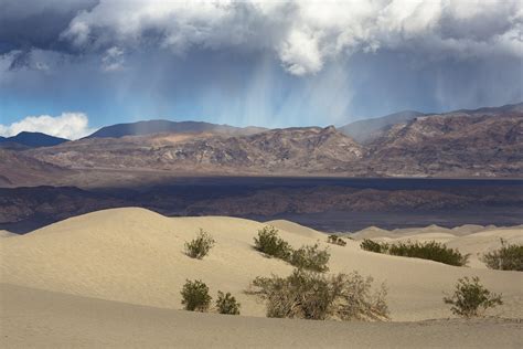 [OC] Passing rain storms in Death Valley. Death Valley National Park, California, USA [3000x2000 ...