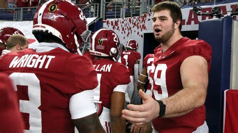 National Championship: Landon Dickerson warms up in full pads