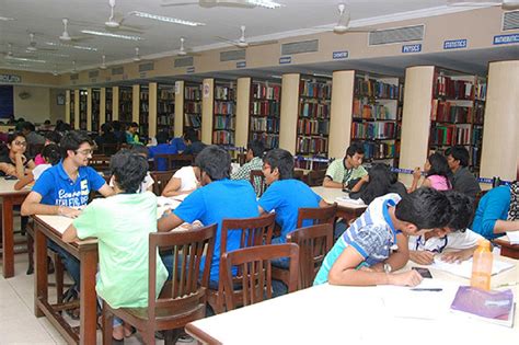 Kishinchand Chellaram College - [KC College], Mumbai - Images, Photos ...