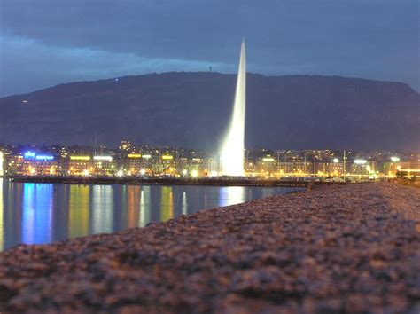 Travel Guide To Jet d'Eau Fountain Switzerland - XciteFun.net