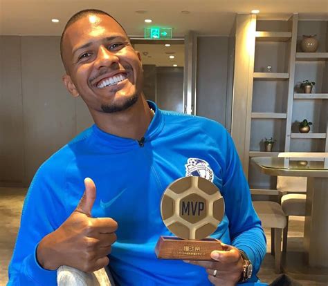 Salomon Rondon sends emotional message after sealing Dalian Yifang move – I Love West Brom