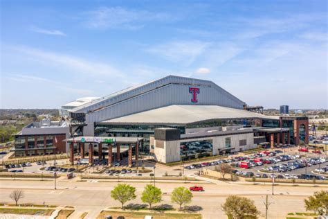 Texas Rangers Baseball Stadium has the World’s Largest Retractable Roof ...