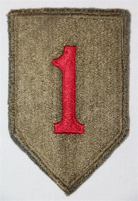 T097. EARLY VIETNAM 1ST INFANTRY DIVISION PATCH - B & B Militaria