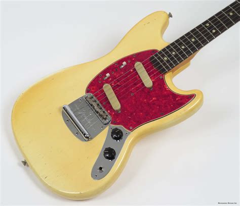 1966 Fender Mustang