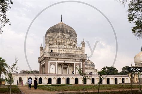 Image of Tomb of Mohammad Quli Qutub Shah at Qutb Shahi Heritage Park ...