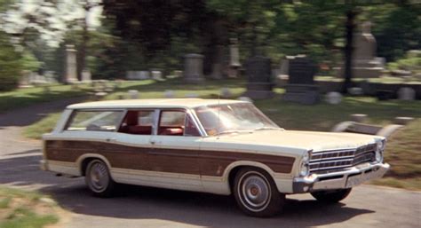 IMCDb.org: 1967 Ford Country Squire in "The Thomas Crown Affair, 1968"