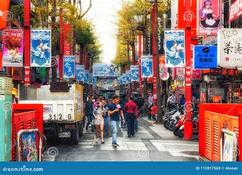 Ximen Shopping District, Taipei, Taiwan Editorial Stock Image - Image of street, view: 112817569