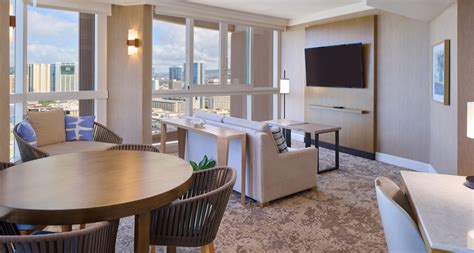 Oceanfront Suite - Prince Waikiki