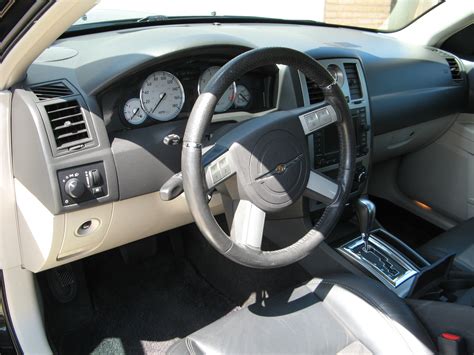 2006 Chrysler 300C SRT-8 - Interior Pictures - CarGurus