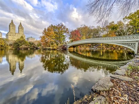 Bow bridge Central Park stock image. Image of lake, nature - 122895337