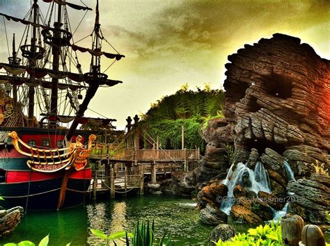 Skull Rock and Pirate Ship | Skull Rock @ Disneyland Paris t… | Flickr