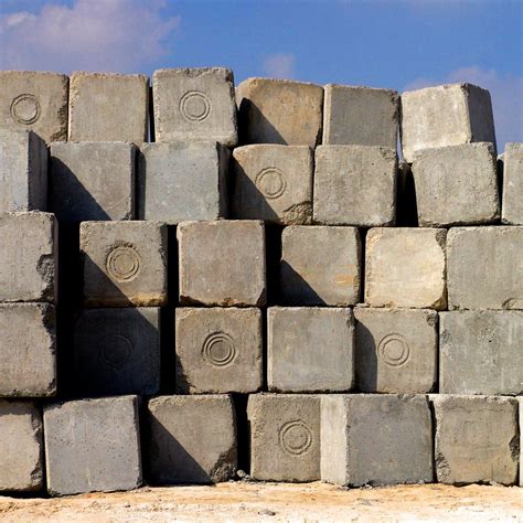 Building Blocks | These are about 1m cubic foundations for s… | Flickr