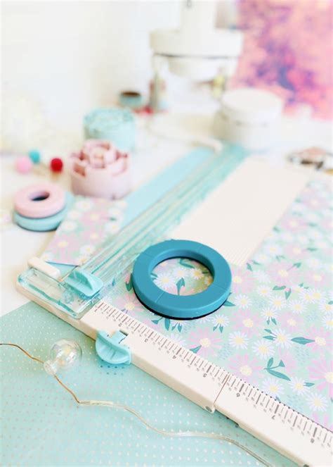 How to Make Button Pins at Home {Like a Pro} +FREE PRINTABLES - A Country Girl's Life