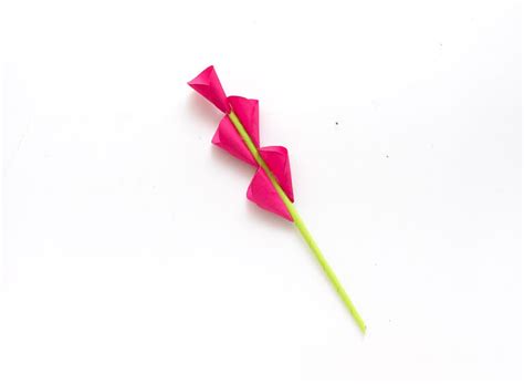 How To Make Construction Paper Flowers - Made with HAPPY