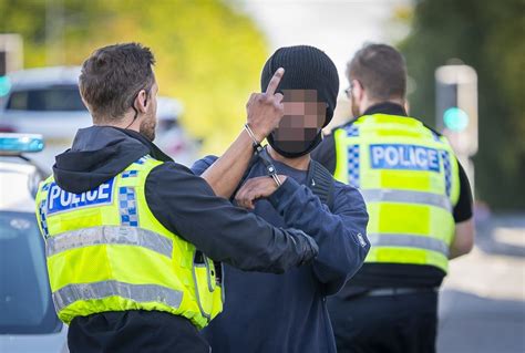 Man arrested after police officers race to assault in Swindon town centre