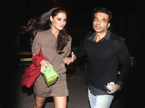 Uday Chopra | Nargis Fakhri | Dating | Holiday | Vacation - Filmibeat