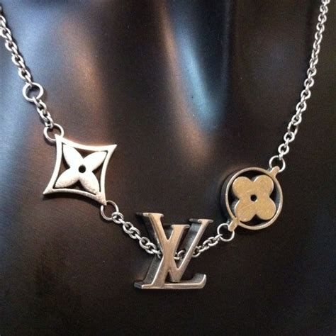 Louis Vuitton Lv Logo Necklace Chain | Paul Smith