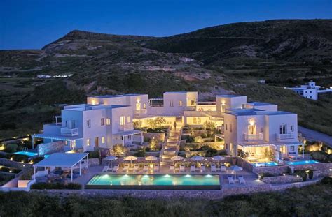 Greek Island Hopping - 14 Day Greece Itinerary in the Western Cyclades - Going Awesome Places