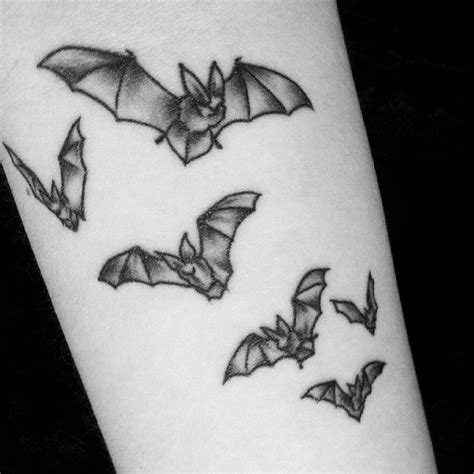 small bat tattoo - Google Search in 2020 | Goth tattoo, Tattoos, Bat tattoo