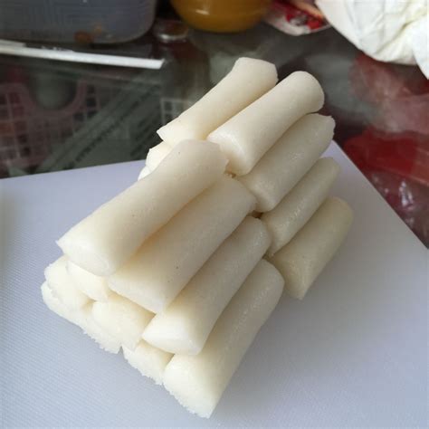 Garaetteok (cylinder-shaped rice cakes for tteokguk or tteokbokki) | Tteokbokki recipe, Vegan ...