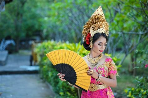 Berbagai Jenis Perhiasan Tradisional Dari Indonesia